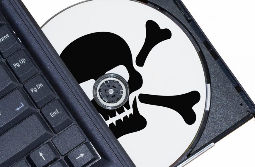 Cybercriminals use pirated software