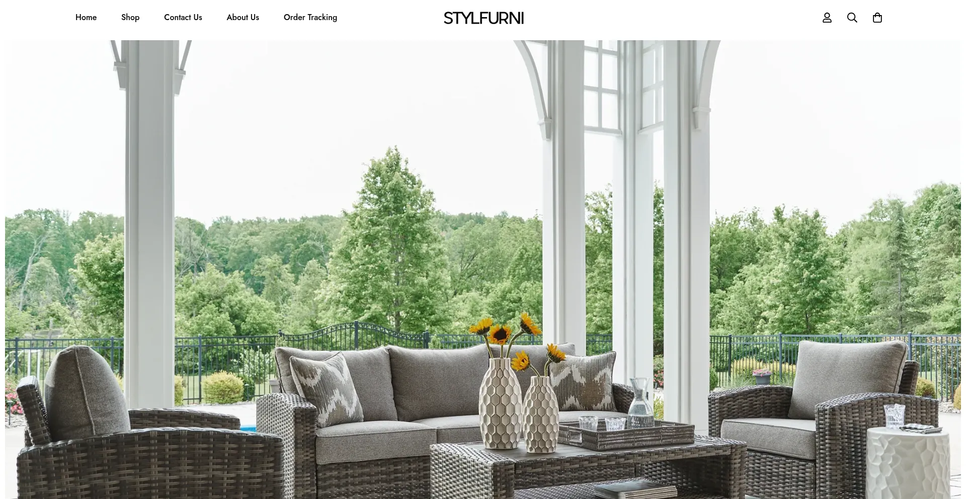 Website screenshot of Stylfurni.com
